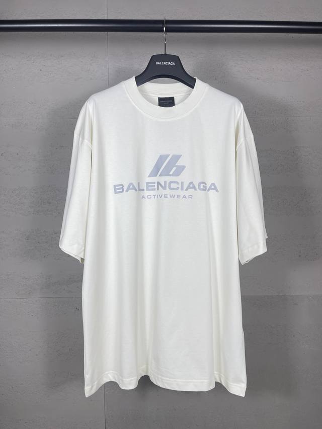Real photos of the top version. Official quality Balenci*Ga Paris. New style. 3M