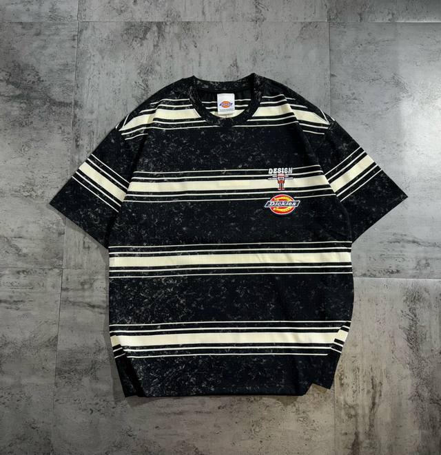 Dickies striped batik couple short-sleeved T-shirt The fabric is made of combed