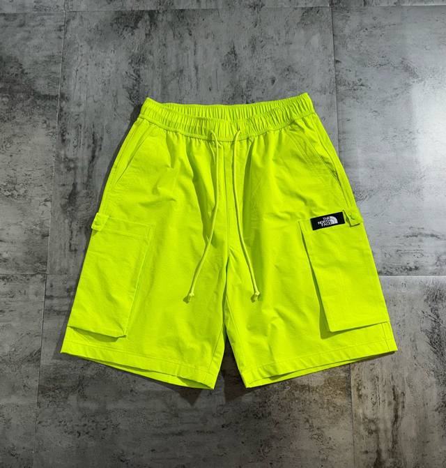 The North Face Retro Casual Couple Shorts The fabric is made of woven fabric, co