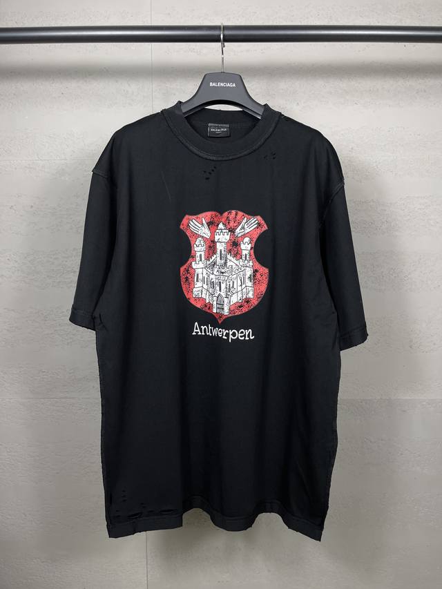 Real photos of the top version. Official quality Balenci*Ga Paris front printed