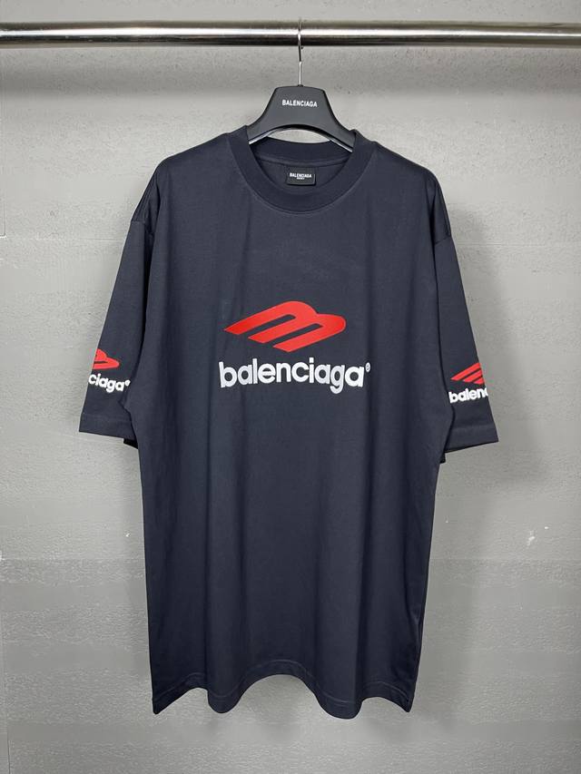 Real shot of the top version. Official quality Balenci*Ga Paris Balenci*Ga# Lat