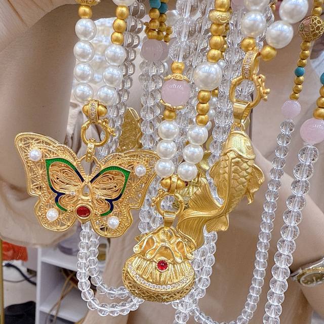 Chinese style handmade beaded necklace These Chinese style necklaces are absolu