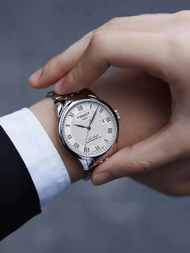Tissot Le Locle mechanical watch Tissot T41 single calendar, this series of wat