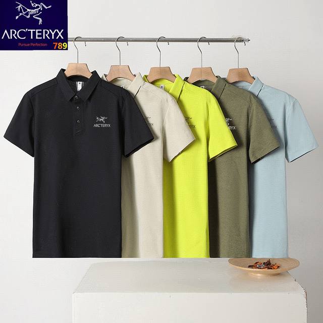 Descente Silicone 3D 2025 Men's Casual Polo Shirt uses new fabrics, which are ve