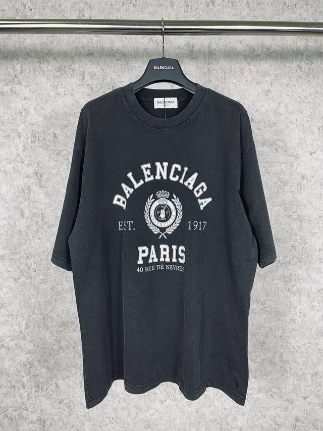 Real photos of the top version. Official quality Balenci*Ga Paris. 1917 Crown Wh