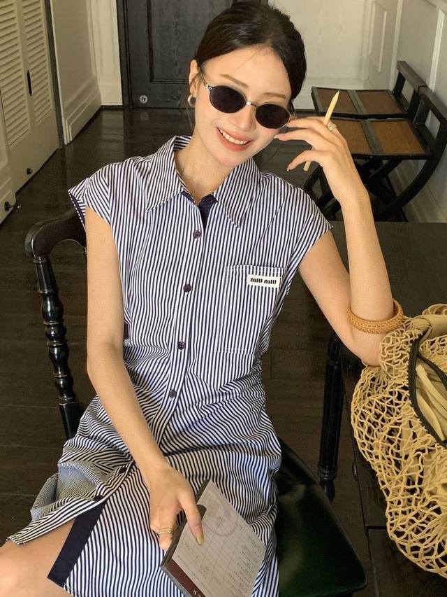 New arrival Miumi* Miu Miu 25Ss new logo knitted label decorated pleated shirt