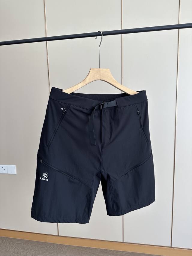 Men's summer multi-pocket outdoor casual shorts, available in three colors: lig