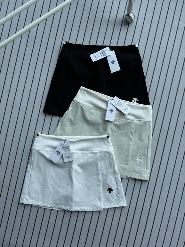 Descente Women's Training Series Women's Short Skirt This is a sports short skir