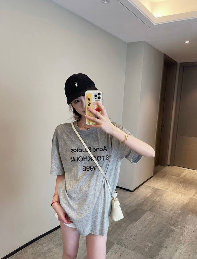 Gray model picture, the old cotton T-shirt is so fashionable and city, I love it