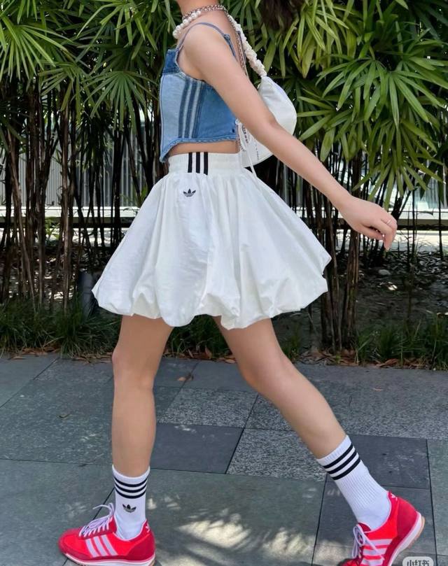White Model Picture Ad Flower Bag Short Skirt Spliced Lining Anti-Exposure Safet