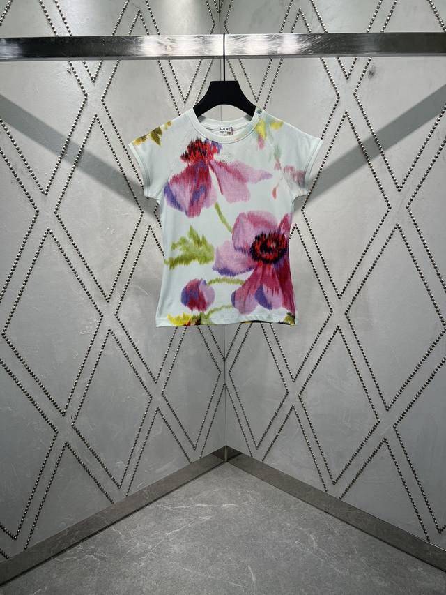 Loewe 25SsNew lightweight cotton and viscose T-shirt with all-over floral print.