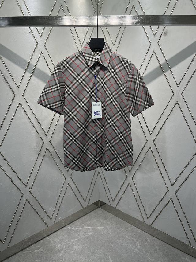 Burberry 25Ss new short-sleeved shirt, made of Italian fine cotton fabric, deco