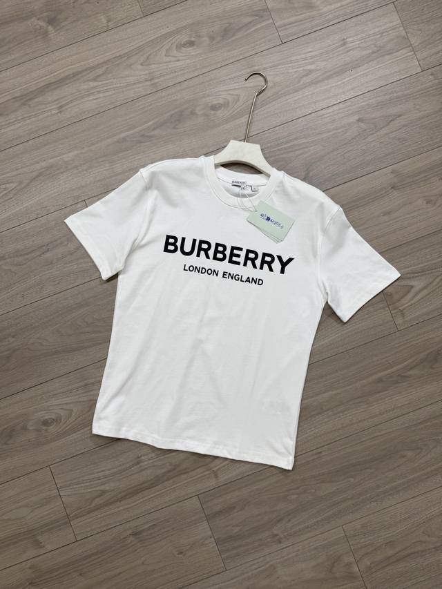 ؼDetails of the new Burberry round-neck short-sleeved T-shirt Burberry round-nec