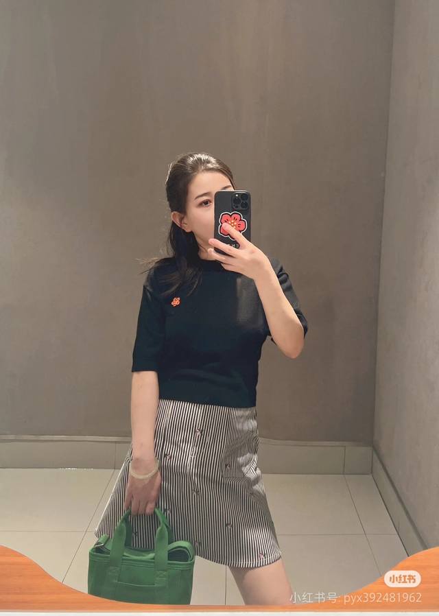 Top quality Style number: Ds047# Available all year round Kenzo Begonia flower