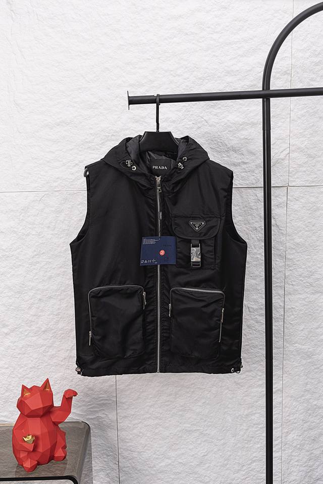 Style No. F055 PradaحPrada recycled nylon solid color large pocket zipper hoode