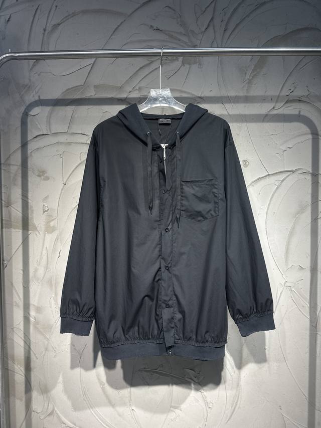 BalenciagaThe new Balenciaga shirt jacket with stitching design is very good-loo
