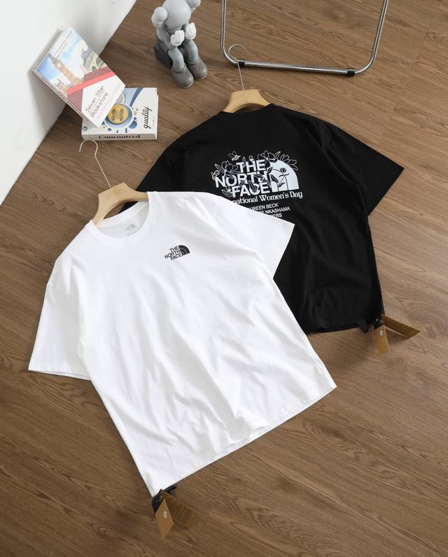 Brand: The North Face Size: ML-Xl-Xxl-Xxxl Color: White-Black Type: Men's sports