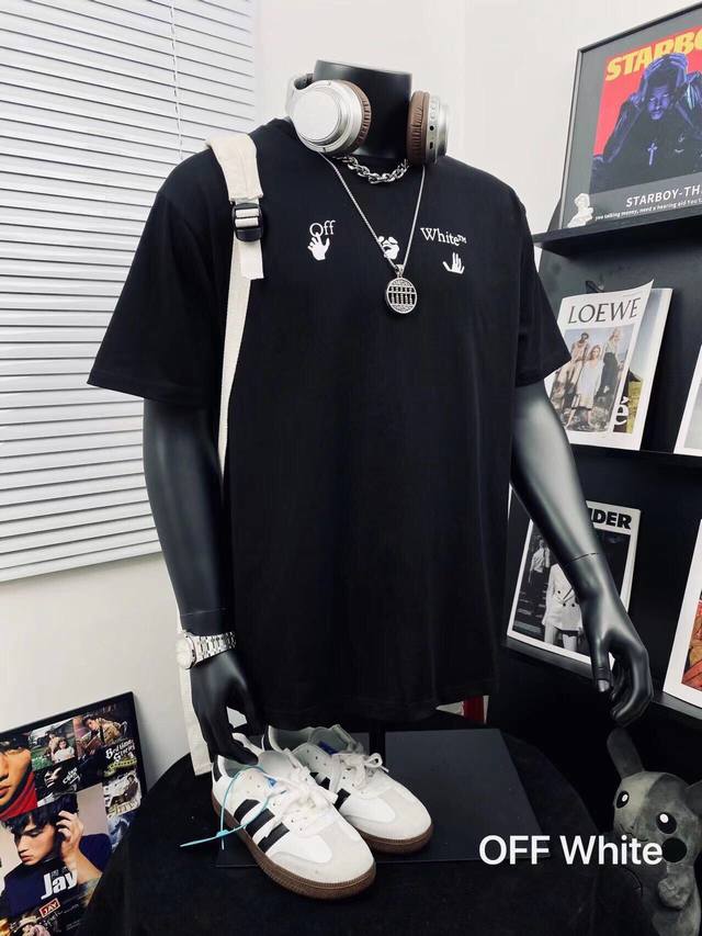 Off White Graffiti print short-sleeved Tee, same style for men and women, even b