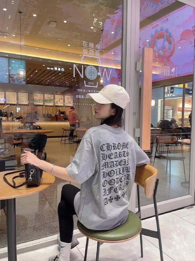 Chrome Hearts 25Ss Chrome Hearts Sanskrit letter printed short sleeves. This ite