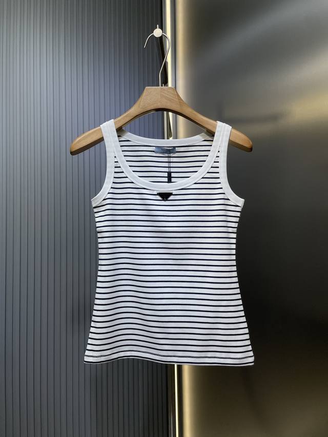 Prada Top quality original All pictures are factory photos High quality Three la