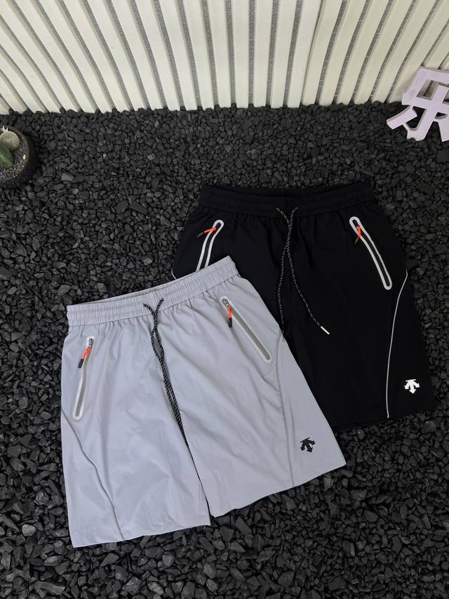 Descente Summer Quality Men's Outdoor Mountaineering Running Fitness Logo Patter