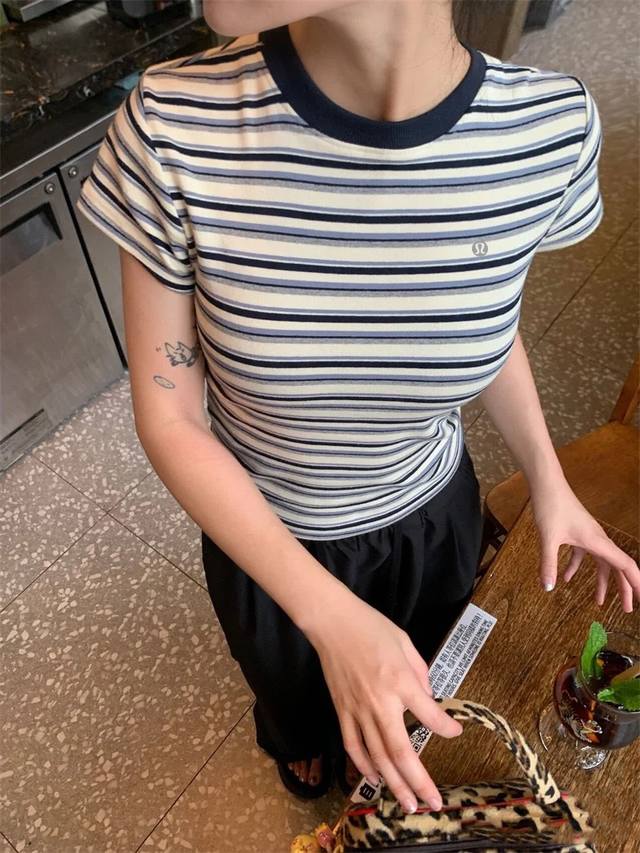 ¶¶Lululemon The Lululemon striped T-shirt that has been asked many times has mad