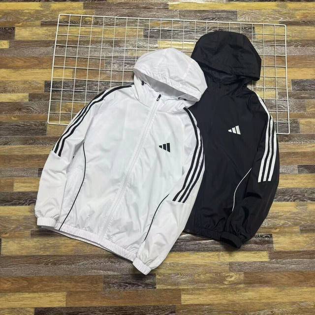 New arrivals, limited edition Adidas three-bar jacket, couple sportswear, hoode