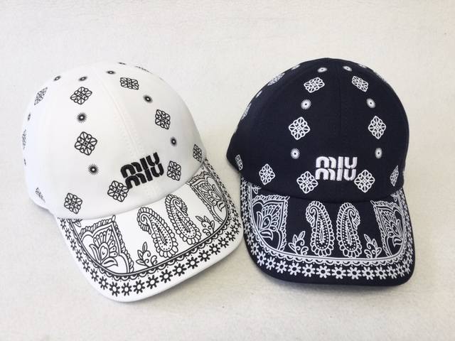 Miumiu new pure cotton printed duckbill cap DDD