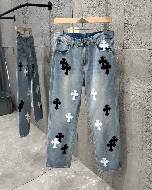 Chromehearts washed blue leather jeans Top-level jeans are hard to find in the c