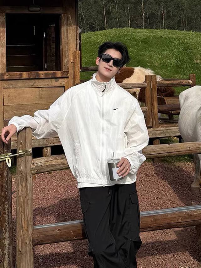 Style number: Wkd51 Nike lightweight jacket, skin clothing, sun protection clot