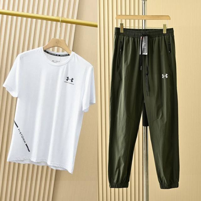 A set of comes with a sense of ice, breathable and stretchy suit breathable and