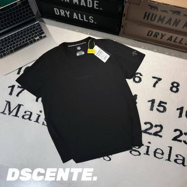 Dscente Silicone Small Letter Short Sleeve Unisex - Fabric: Adopt original one-t
