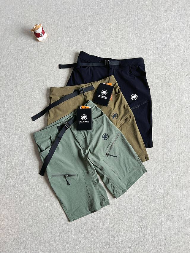 The shopkeeper keeps it for himself. Mammut men's outdoor multifunctional sport