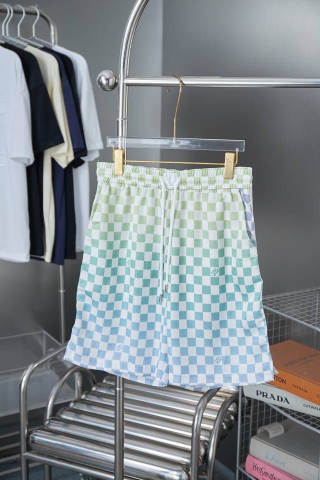 High version Lv25Ss New style silk gradient shorts effect Damier pattern incorp