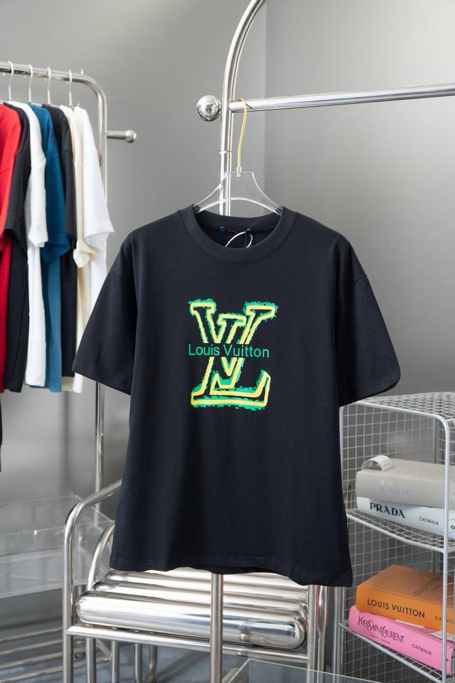 New model number: Vd121 Lv Louis Vuitton 24 early spring new short sleeves, cla