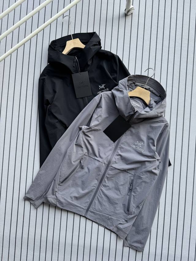 Arcteryx Gamma Lt Outdoor Windproof and Waterproof Softshell Hooded Jacket Men's