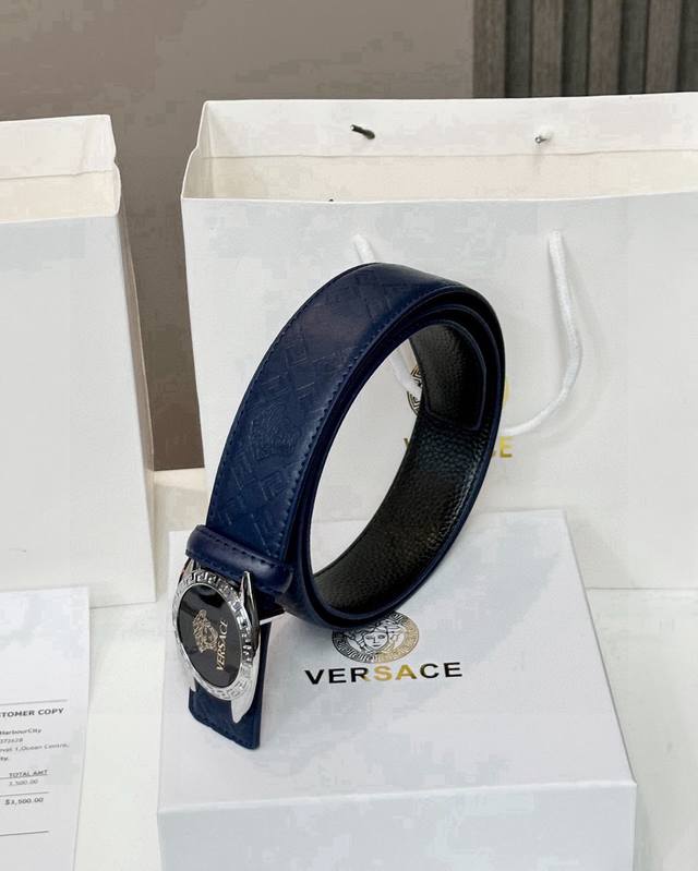 Versace Versace full print embossed belt counter packaging!! Item number: 8101 V