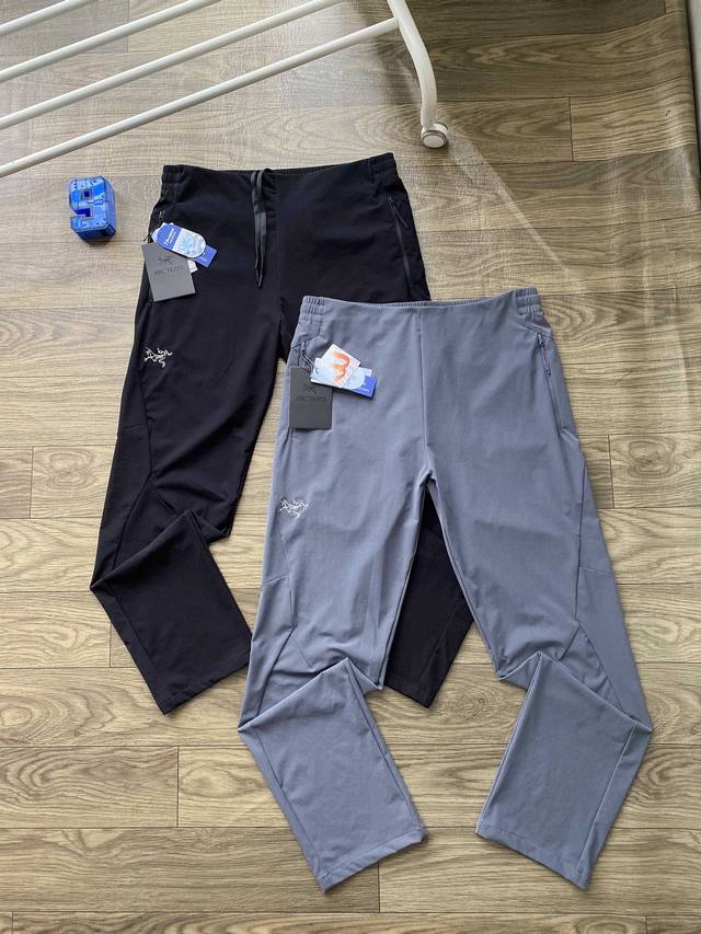 Arc'teryx lightweight windproof and water-repellent outdoor mountaineering and