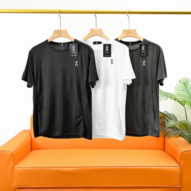 On 25Ss new summer men's stretch quick-drying outdoor casual short T-shirt! The