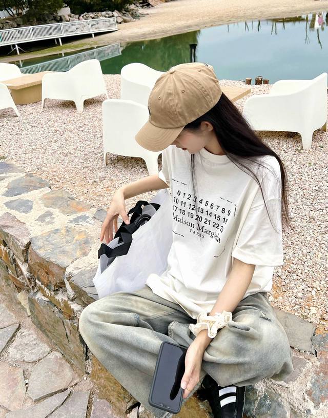 The hot item of the year! Maison Margicla incomplete letter couple short-sleeved