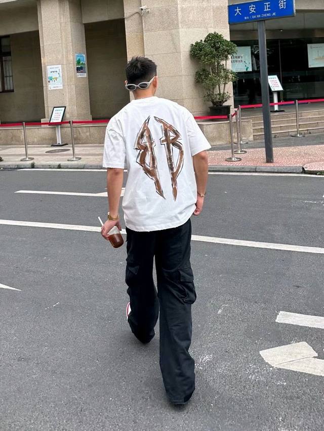 Balenciaga24 new graffiti short-sleeved T-shirt, high-quality shipment, original