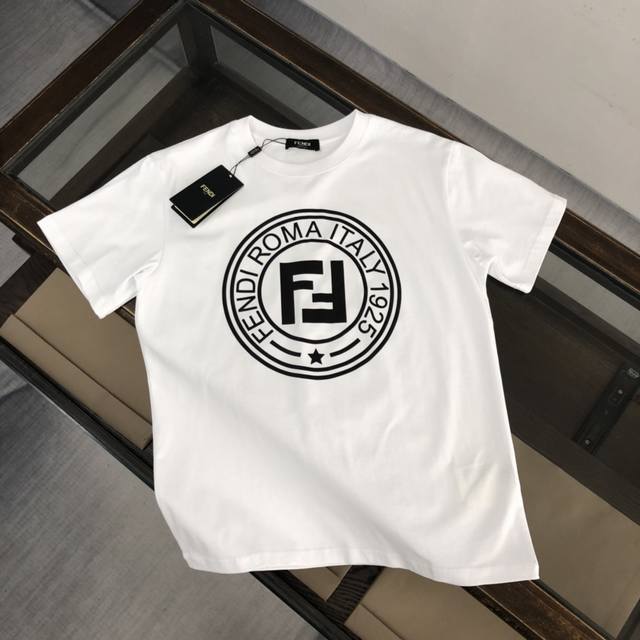 Style number: Fd02 Fendi Fendi's new summer round neck short-sleeved T-shirt! 2