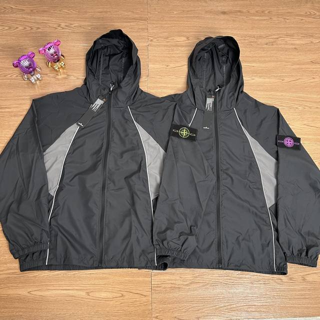Stone Island raglan stitching outdoor anti-ultraviolet sunscreen jacket. The qua