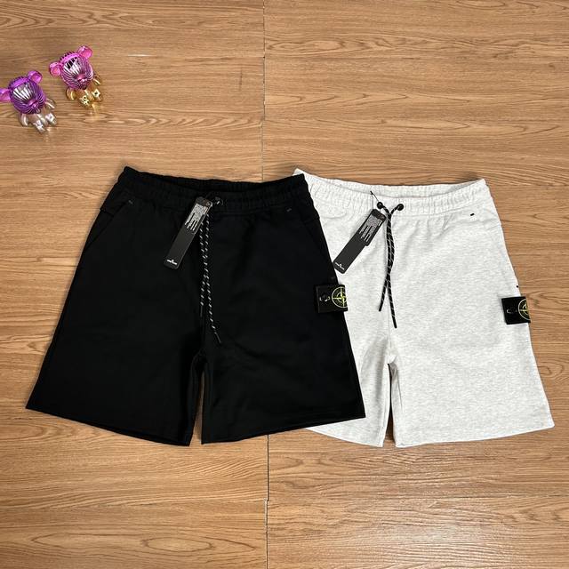 Stone Island Basic style Medal shorts with zipper on the back. The quality of th