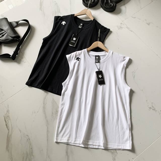 Descente Running Series Awaken Men's Knitted Vest It is made of high-quality cot