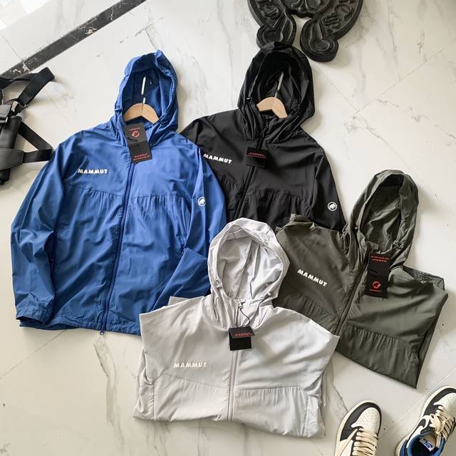 Mammut's latest ultra-lightweight Glider Light Upf80+ ultra-thin sun protection