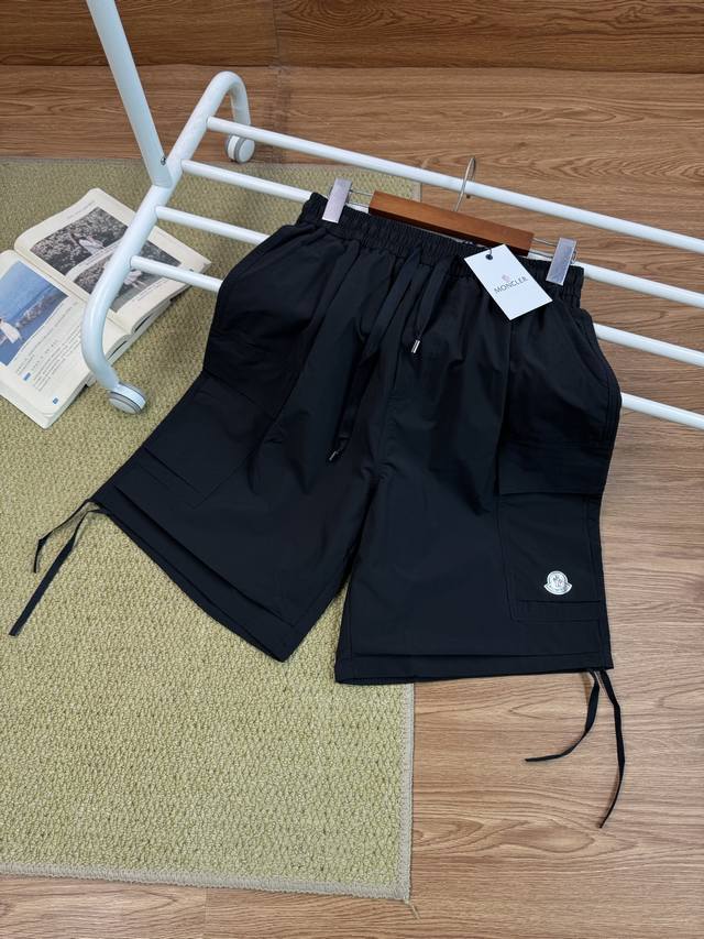 Moncler Men's Large Pocket Workwear Casual Quick-Drying Shorts! Fashion Frontlin