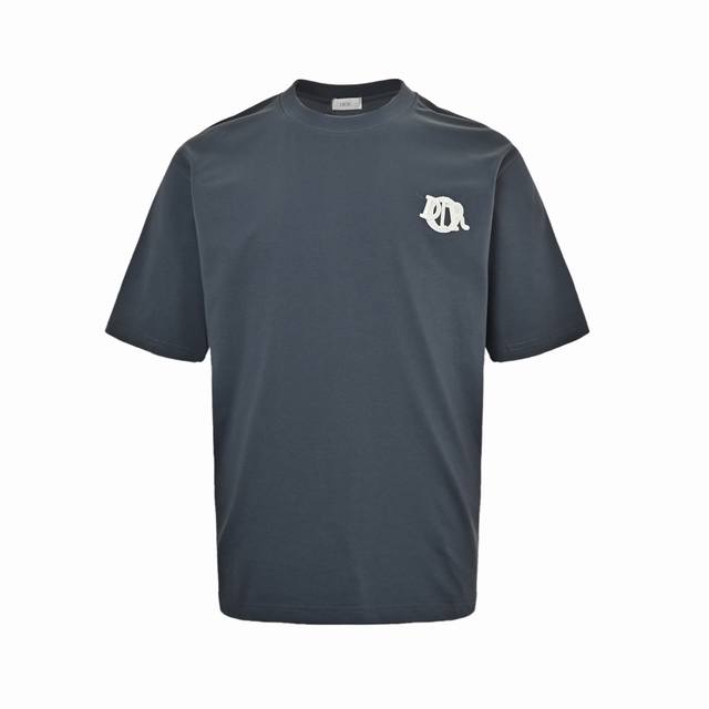 Dior 25Ss short sleeves with embroidered patch on the chest The original version