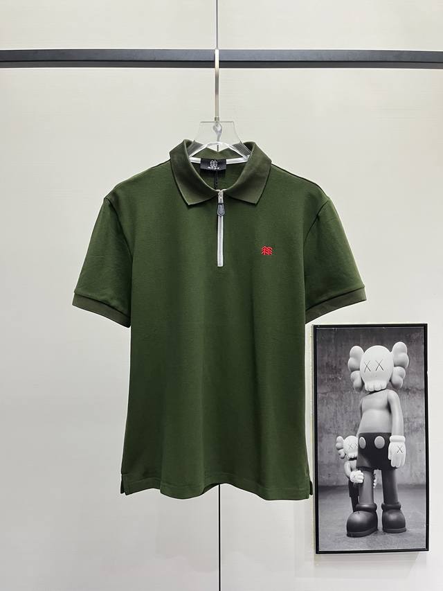 Kolon SportحKolon Zipper Embroidery Polo Short Sleeves It adopts the traditional