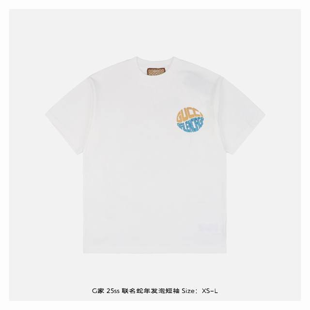 Gucci 25Ss co-branded Snake Year foam short-sleeves The fabric is made of heavy
